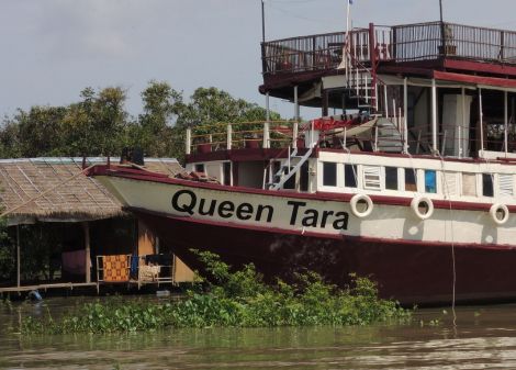 Floating Village Queen Tara Day Tour